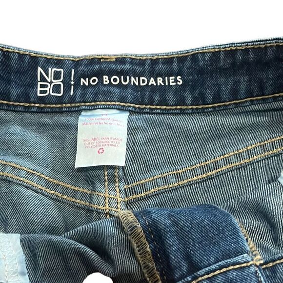 No boundaries distress short size 11 - Picture 4 of 8